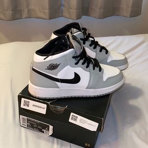 Jordan 1 Mid 'Smoke Grey - 6Y